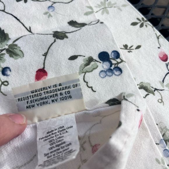 Waverly Home Fashions 2 Balloon Valances Berry Lane Width 79” Length 14” - Picture 4 of 5